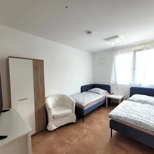 Chen Mit 2 Schlafzimmern, Ebk, Separat Balkon Griesstatt
